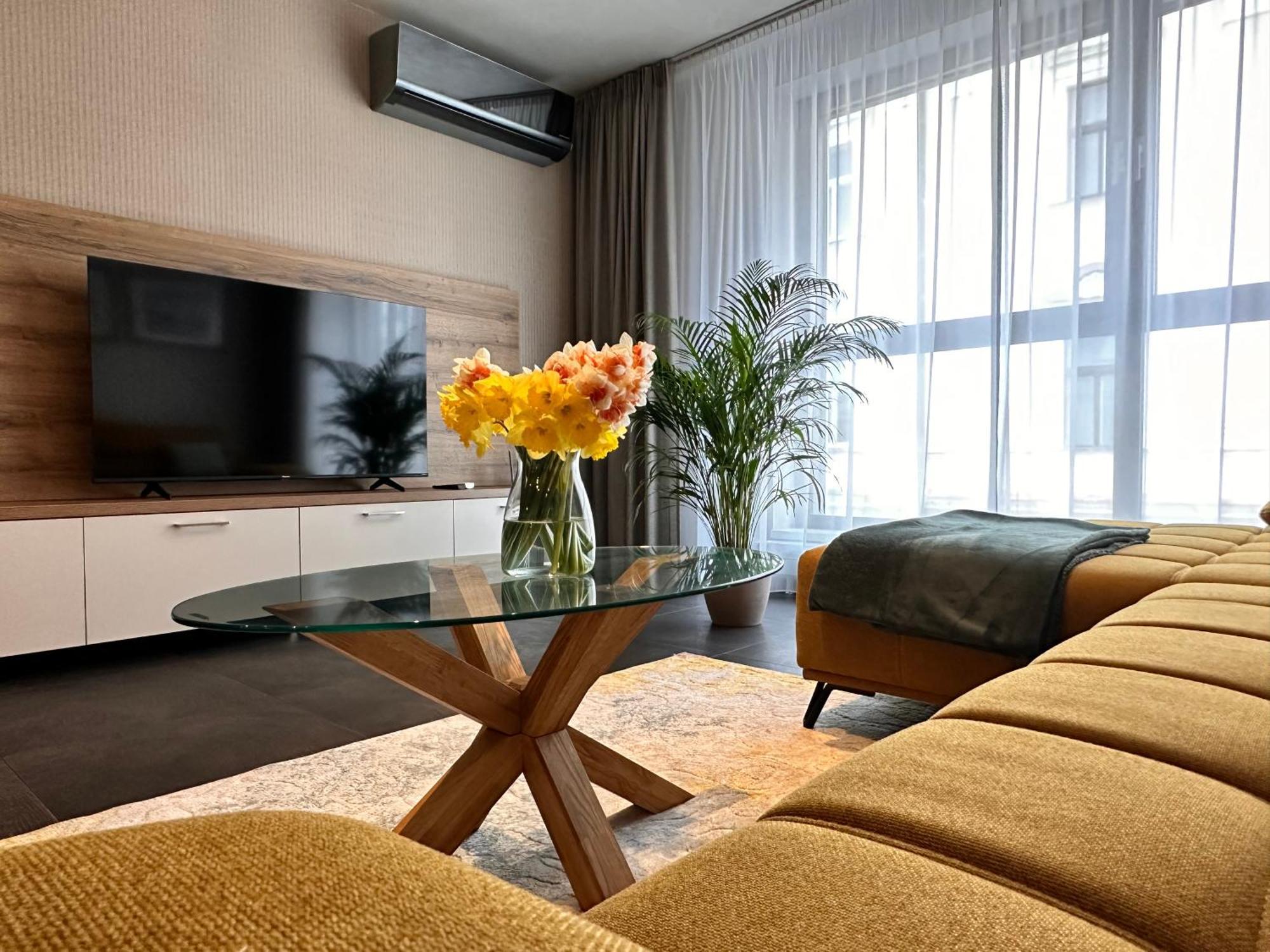 Apartman Leonardo - City Center Trnava Exteriör bild