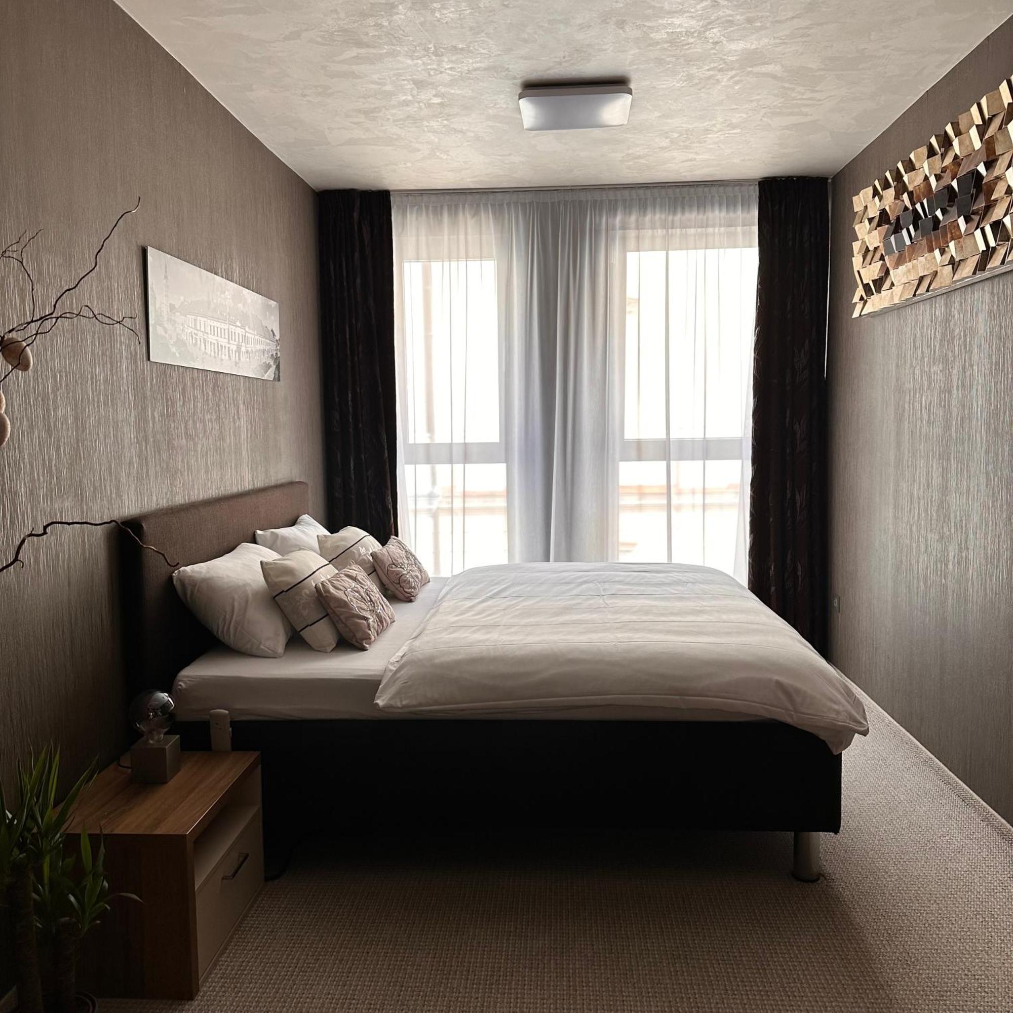 Apartman Leonardo - City Center Trnava Exteriör bild