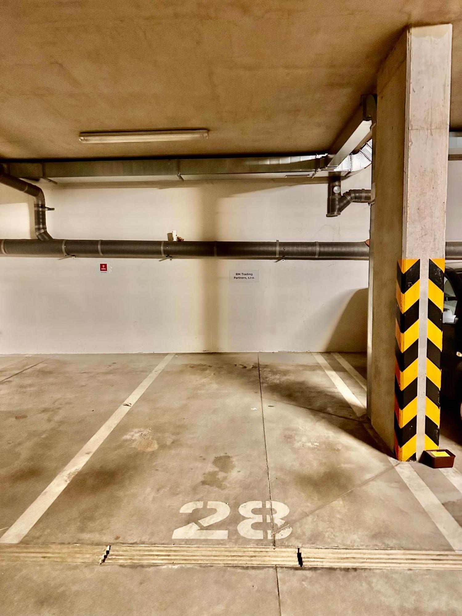 Apartman Leonardo - City Center Trnava Exteriör bild