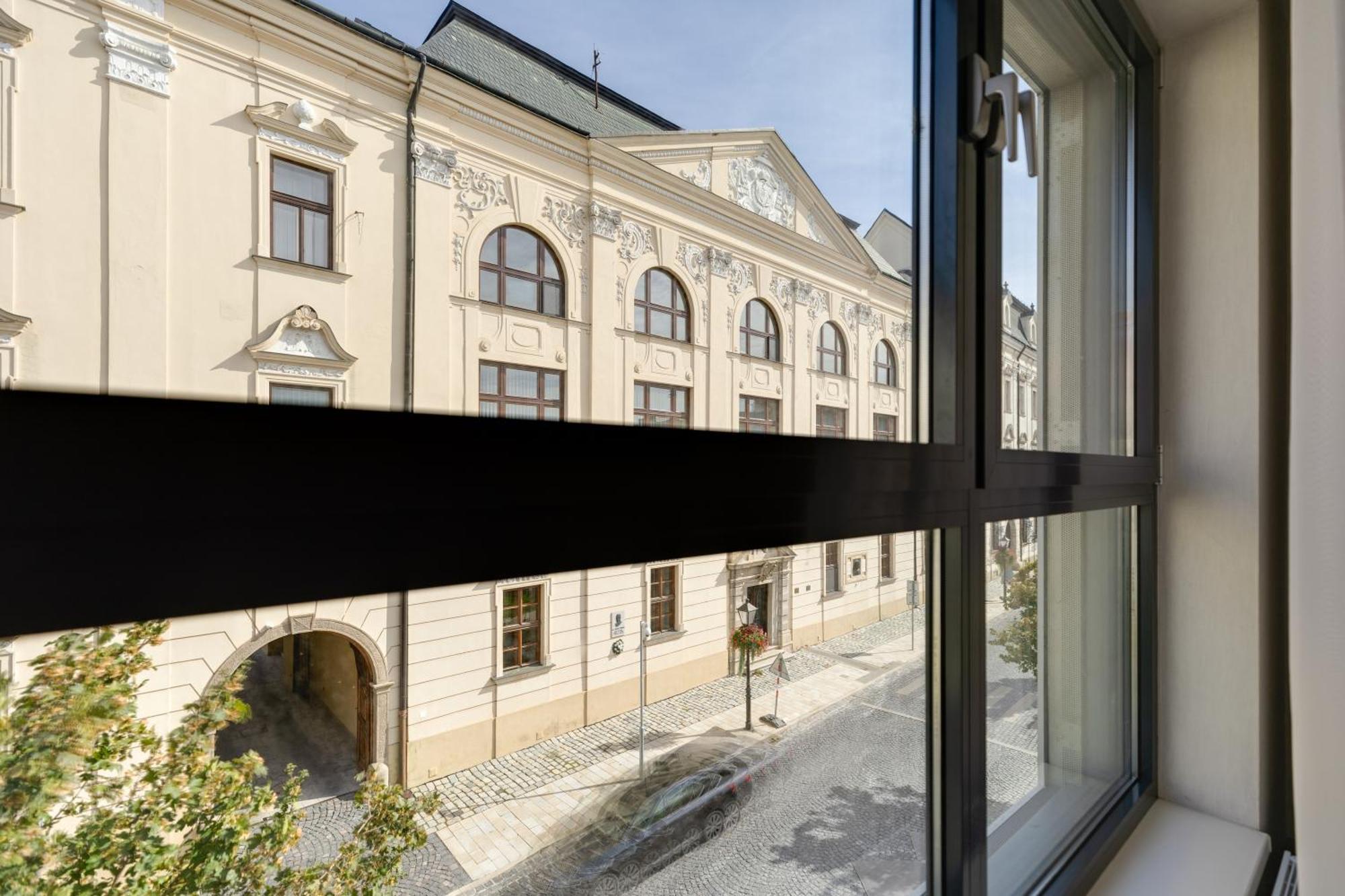 Apartman Leonardo - City Center Trnava Exteriör bild